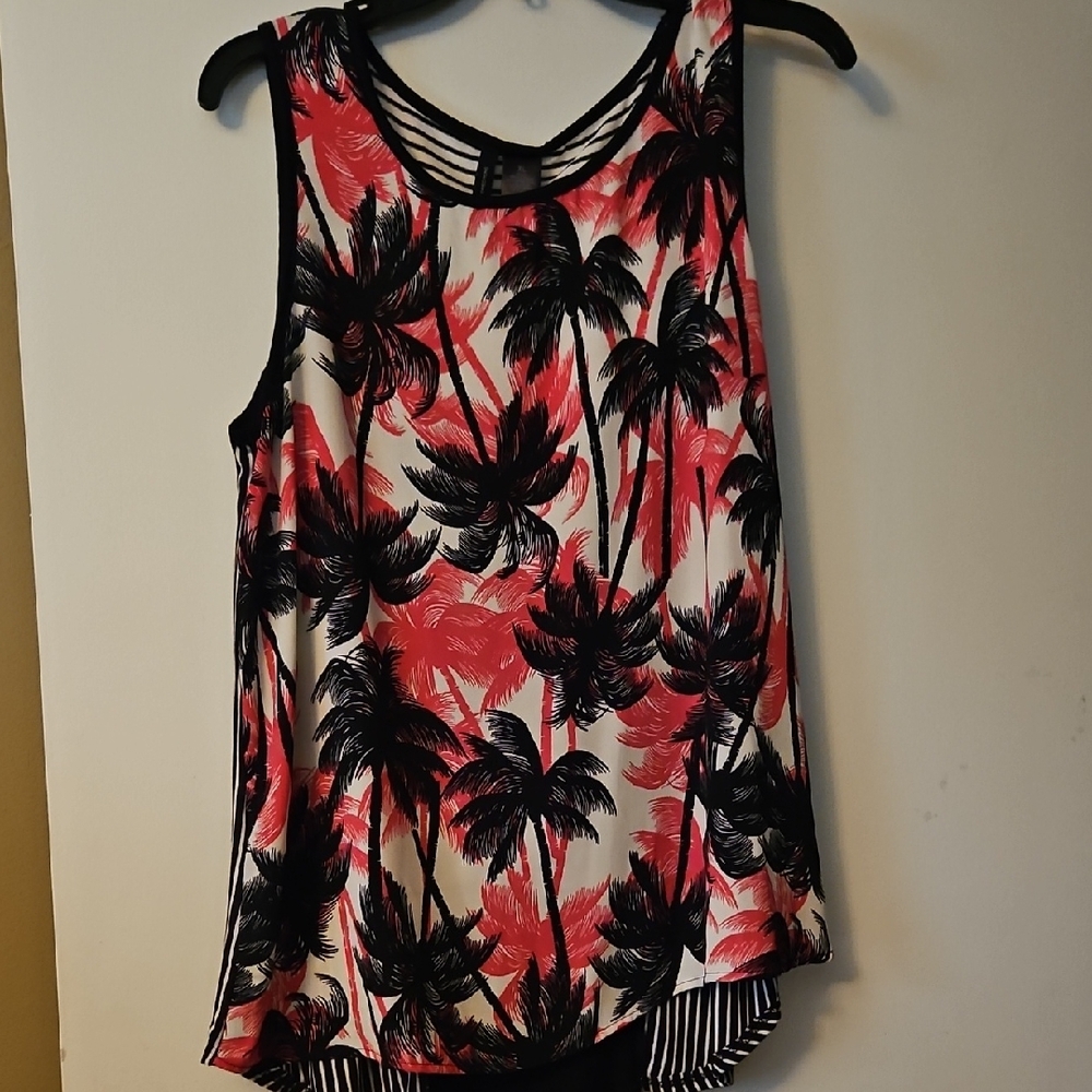 New Directions Red and Black Palm Print Tank Top